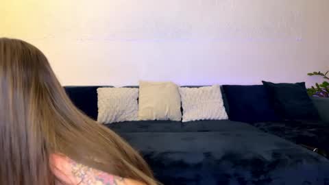 andy_velvet online show from May 23, 10:14 pm