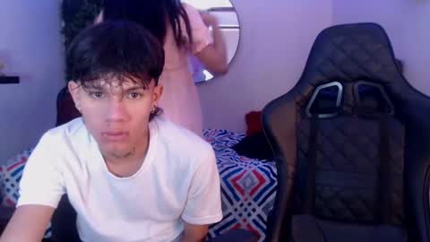 Snapshot of andyanddant chatting on February 21, 4:51 am andyanddant online show from February 21, 4:51 am