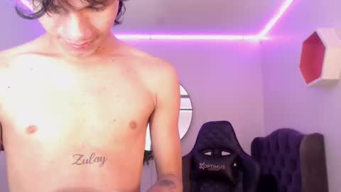 Snapshot of andyanddant chatting on March 6, 5:11 pm andyanddant online show from March 6, 5:11 pm