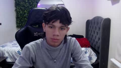 Snapshot of andyanddant chatting on March 10, 1:21 pm andyanddant online show from March 10, 1:21 pm