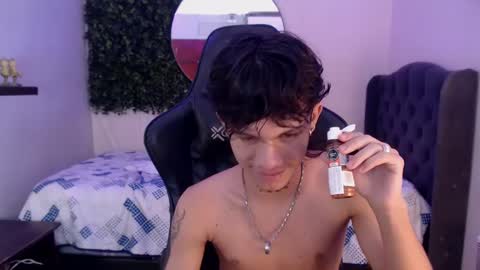 Snapshot of andyanddant chatting on March 11, 3:34 pm andyanddant online show from March 11, 3:34 pm