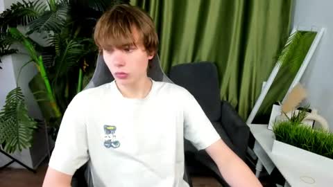 Snapshot of andyjey_ chatting on June 26, 7:29 pm Mandy and Andy online show from June 26, 7:29 pm