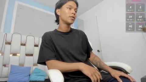 Snapshot of andykings_1 chatting on December 17, 3:56 am Andy Kings online show from December 17, 3:56 am