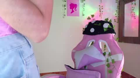 andymaxx_ online show from June 16, 5:32 am