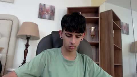 andyxibrat online show from April 11, 7:18 pm