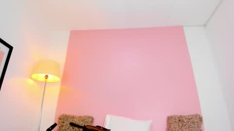 Snapshot of andyylove_jk chatting on February 18, 12:23 pm Andy online show from February 18, 12:23 pm