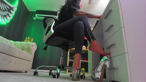 Snapshot of anemariejolie chatting on January 12, 12:28 am Anne online show from January 12, 12:28 am