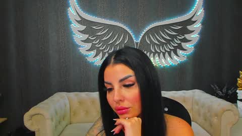 Snapshot of anemariejolie chatting on January 25, 1:43 am Anne online show from January 25, 1:43 am