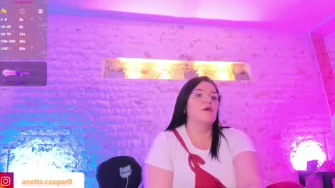 Snapshot of anette_cooper chatting on February 19, 10:01 am anette_cooper online show from February 19, 10:01 am