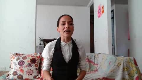 Snapshot of anewday111 chatting on March 10, 2:33 pm Carolina soto online show from March 10, 2:33 pm