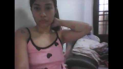 Snapshot of ange011 chatting on April 9, 5:40 am ange011 online show from April 9, 5:40 am