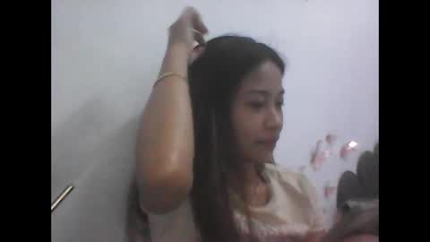 Snapshot of ange011 chatting on April 13, 2:11 pm ange011 online show from April 13, 2:11 pm