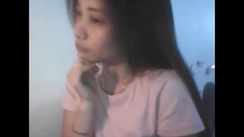 Snapshot of ange011 chatting on April 15, 5:25 am ange011 online show from April 15, 5:25 am
