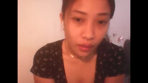 Snapshot of ange011 chatting on April 20, 5:10 am ange011 online show from April 20, 5:10 am