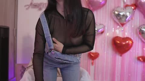 Snapshot of angeeel_ chatting on February 16, 3:24 am Angel online show from February 16, 3:24 am