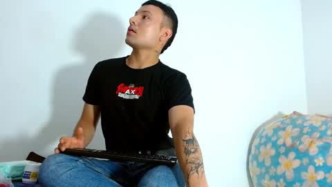 Snapshot of angel666smit chatting on April 6, 1:23 pm angel online show from April 6, 1:23 pm