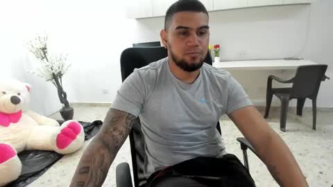 Snapshot of angel__tattoo chatting on May 30, 3:53 pm angel__tattoo online show from May 30, 3:53 pm