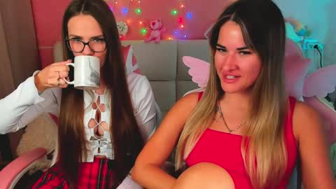 Ivanna and Jessica online show from May 31, 3:04 am