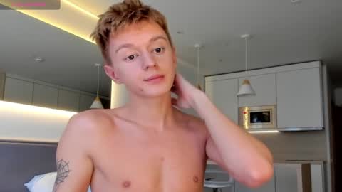 Snapshot of angel_andreww chatting on January 27, 10:49 am angel_andreww online show from January 27, 10:49 am