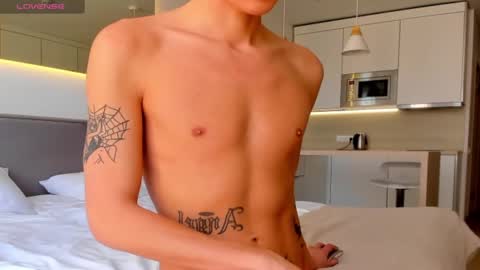 Snapshot of angel_andreww chatting on February 21, 1:11 pm angel_andreww online show from February 21, 1:11 pm