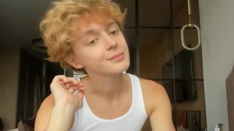 Snapshot of angel_andreww chatting on May 13, 10:23 am angel_andreww online show from May 13, 10:23 am