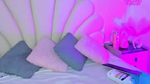 Snapshot of angel_bloom1 chatting on May 8, 3:39 pm Angel online show from May 8, 3:39 pm