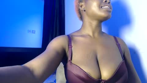 Snapshot of angel_daisyy chatting on July 17, 7:37 am Daisy online show from July 17, 7:37 am