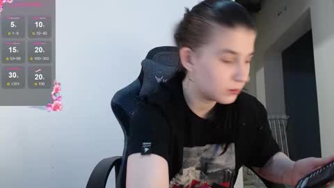 Snapshot of angel_gelya chatting on March 18, 3:59 pm Angel online show from March 18, 3:59 pm