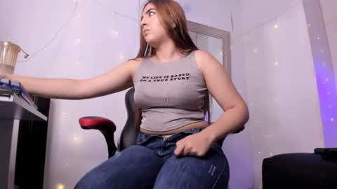 Snapshot of angel_hardy_dl chatting on June 21, 12:19 pm angel hardy online show from June 21, 12:19 pm
