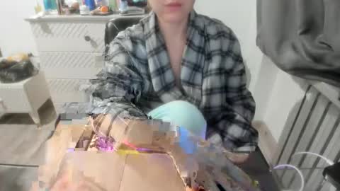 angel_lee__ online show from January 8, 11:43 am