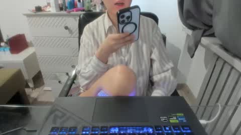 angel_lee__ online show from February 12, 6:29 am