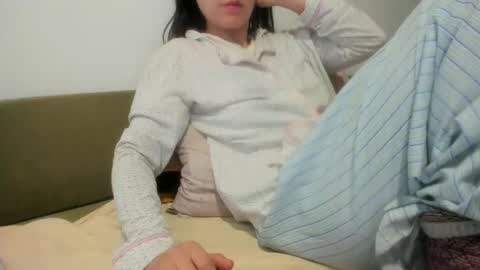Snapshot of angel_lee__ chatting on May 5, 3:58 am angel_lee__ online show from May 5, 3:58 am