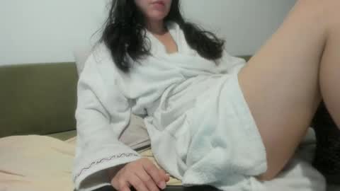 Snapshot of angel_lee__ chatting on May 6, 12:43 pm angel_lee__ online show from May 6, 12:43 pm