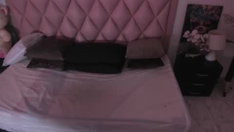 Angel  online show from January 4, 2:14 pm