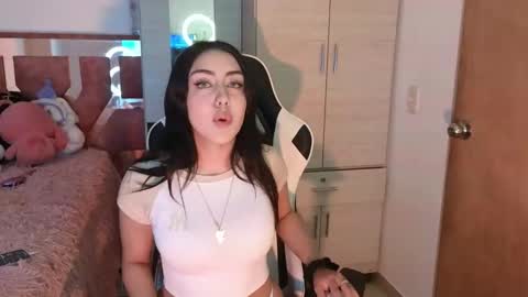 Snapshot of angel_lusst chatting on December 27, 5:09 am angeline online show from December 27, 5:09 am