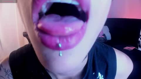 Snapshot of angel_of_lust_ chatting on September 27, 4:39 am Angel online show from September 27, 4:39 am