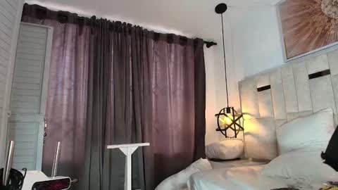 Nicolle  online show from October 20, 11:32 am