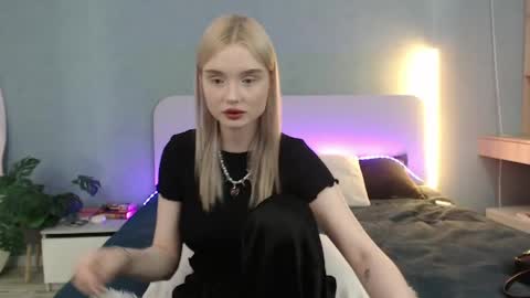 Angela online show from May 6, 12:30 am