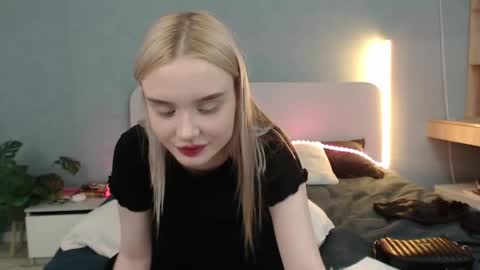 Angela online show from May 6, 12:32 pm