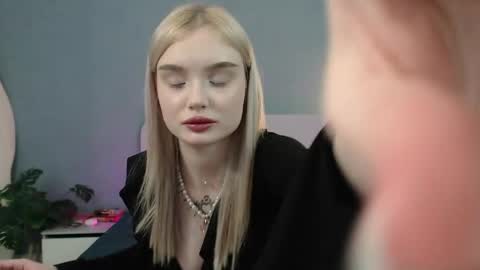 Angela online show from May 10, 6:07 am