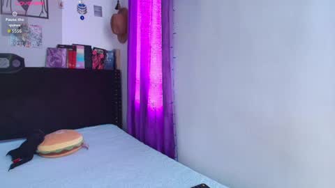 Snapshot of angel_smile18 chatting on July 11, 1:58 pm angel online show from July 11, 1:58 pm