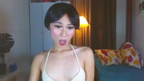 Snapshot of angela_mccollins chatting on October 6, 11:46 pm angela online show from October 6, 11:46 pm