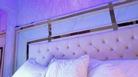 angela_white22 online show from May 26, 7:10 pm