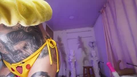 Snapshot of angelacianuro_ chatting on June 8, 2:12 am angelacianuro_ online show from June 8, 2:12 am