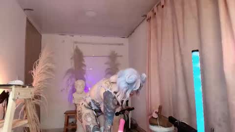 Angela Cianuro online show from February 20, 2:52 am