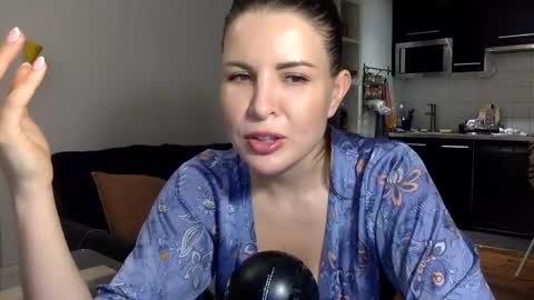 Snapshot of angeladarkk chatting on December 14, 10:39 pm Angela online show from December 14, 10:39 pm