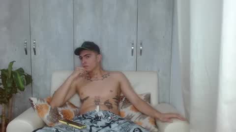 Snapshot of angelbacker22 chatting on January 27, 4:41 am angelbacker22 online show from January 27, 4:41 am