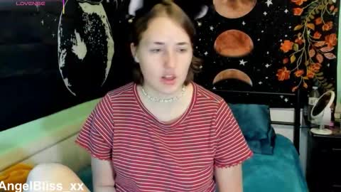 Snapshot of angelbliss_xx chatting on November 20, 11:04 pm Angel online show from November 20, 11:04 pm
