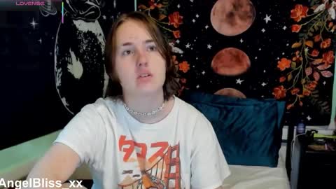 Snapshot of angelbliss_xx chatting on December 1, 2:55 pm Angel online show from December 1, 2:55 pm