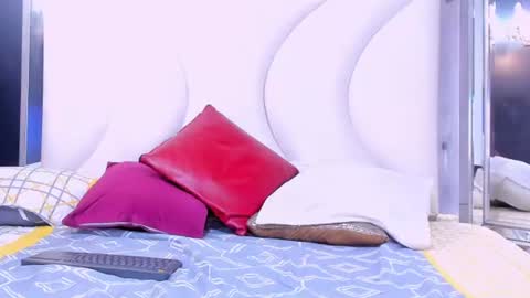 angelblue   online show from June 11, 12:32 am